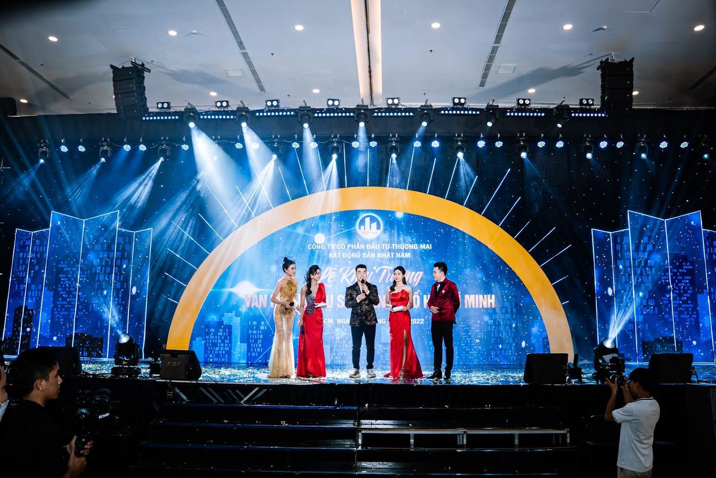 Khoảnh khắc hiện trường 7