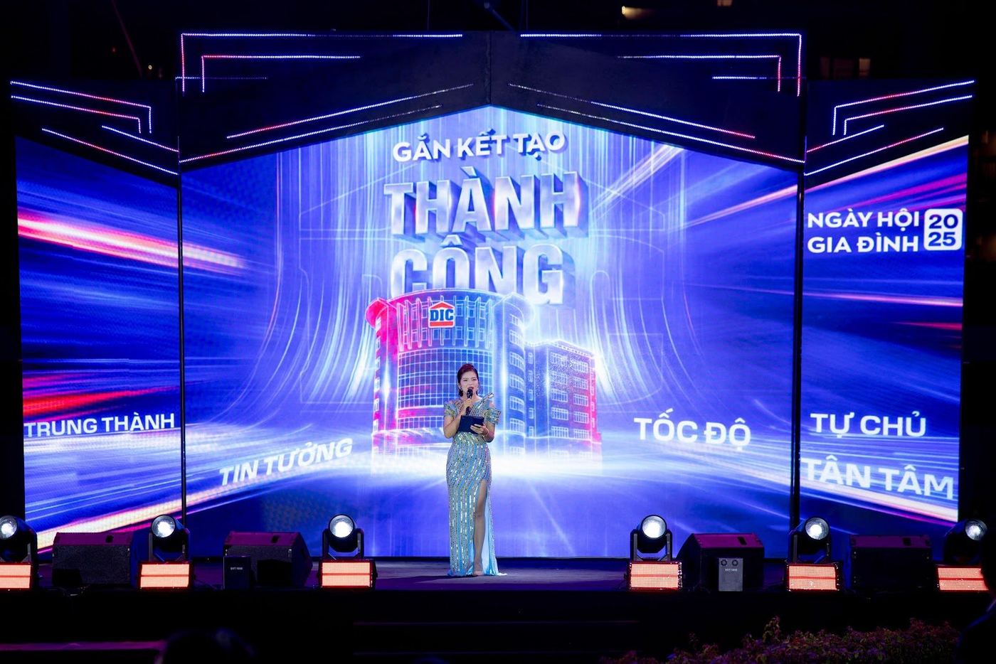 Ngày hội gia đình — DIC Corp